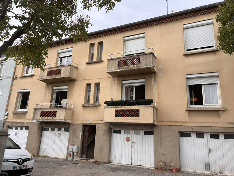 IMMEUBLE DE RAPPORT - PROCHE CITE MEDIEVALE — photo 1