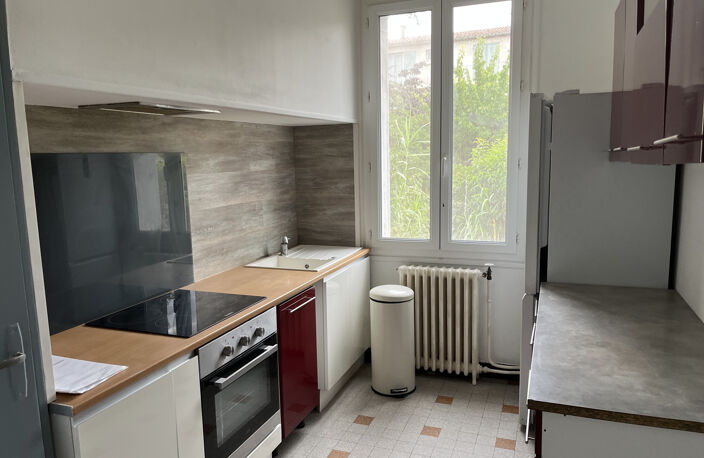 IMMEUBLE DE RAPPORT - PROCHE CITE MEDIEVALE — photo 2