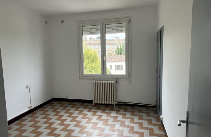 IMMEUBLE DE RAPPORT - PROCHE CITE MEDIEVALE — photo 3