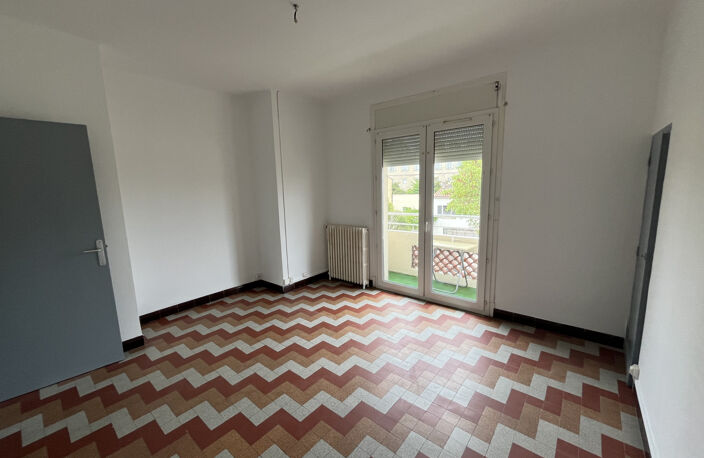 IMMEUBLE DE RAPPORT - PROCHE CITE MEDIEVALE — photo 4