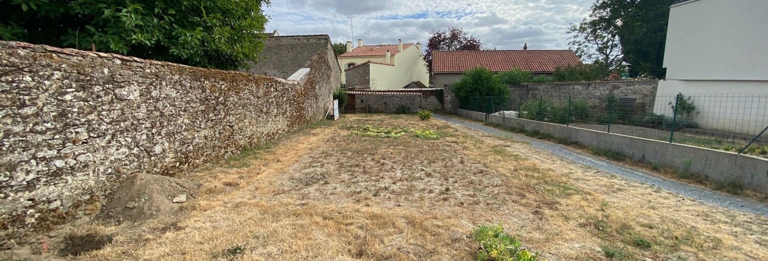 Terrain  245 m² à vendre à Les Herbiers (85500)