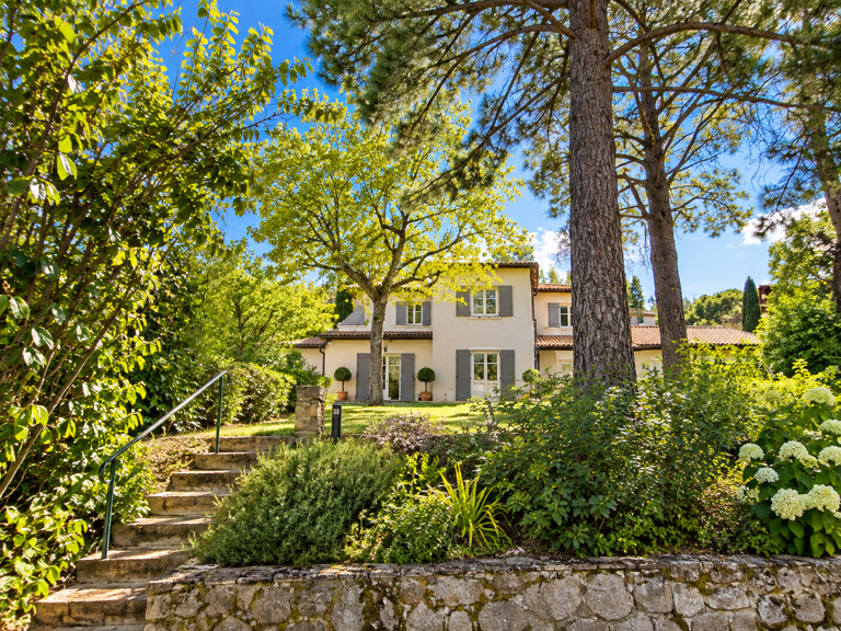 St Cyr au Mont d'Or — photo 1