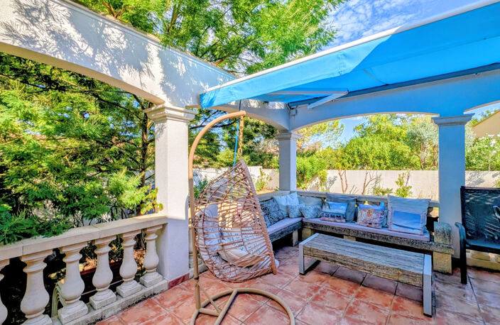 Maison familiale de 124 m2 avec terrasse et jacuzzi — Clarensac (Vaunage) — photo 3