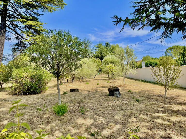 Saint-Hilaire-de-Brethmas : Terrain à bâtir de 1090 m2 — photo 1