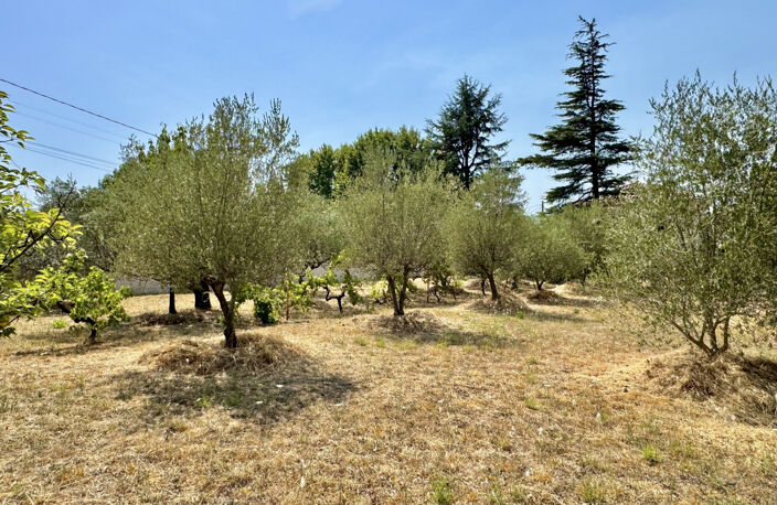 Saint-Hilaire-de-Brethmas : Terrain à bâtir de 1090 m2 — photo 2