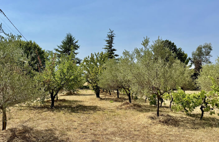 Saint-Hilaire-de-Brethmas : Terrain à bâtir de 1090 m2 — photo 4