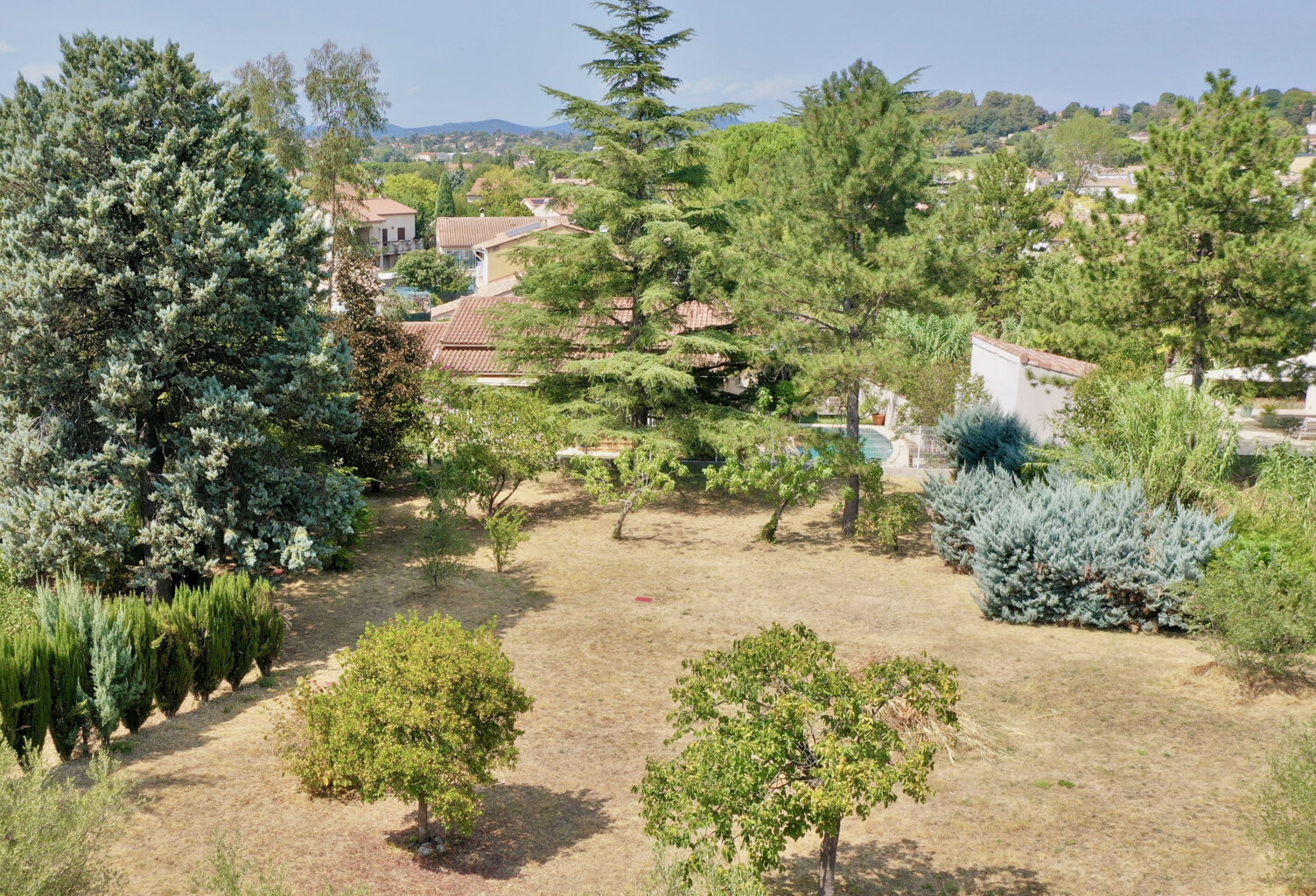 Saint-Hilaire-de-Brethmas : Terrain à bâtir de 1188 m2 — photo 1
