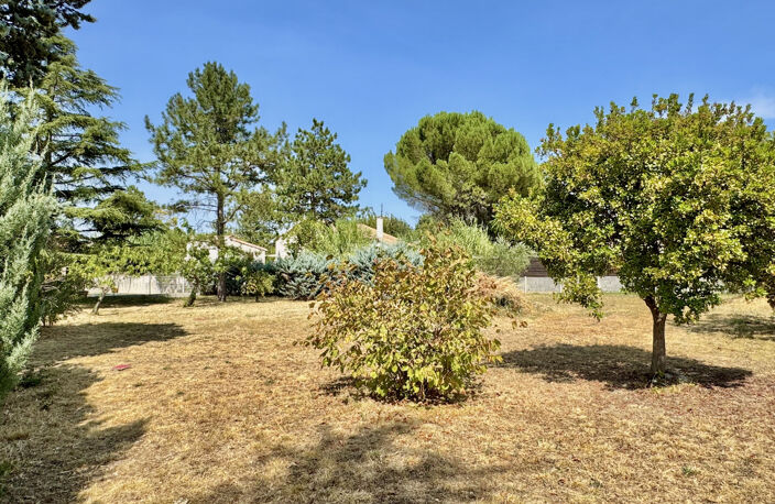 Saint-Hilaire-de-Brethmas : Terrain à bâtir de 1188 m2 — photo 3