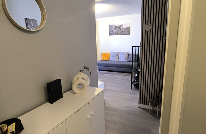 T2 bis rénové de 37,65 m2 avec balcon plein sud, parking et — photo 4