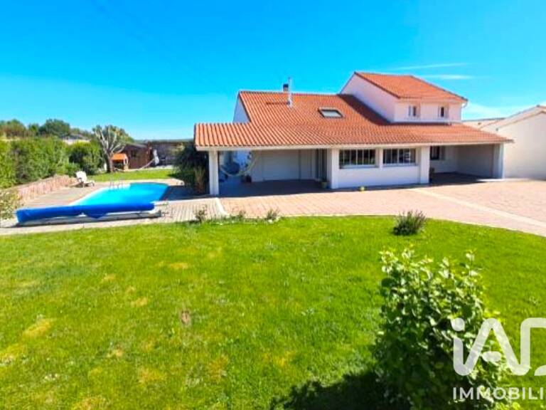 Vente Maison/villa 8 pièces — photo 1