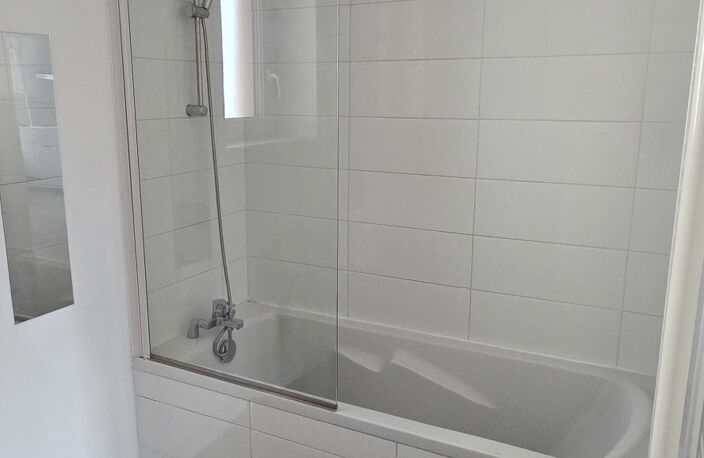 Appartement T4 de 76,3 m2 à L'ARBRESLE — photo 4