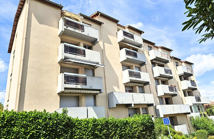 Appartement T3 - 71m2 + balcons, garage et cave — photo 2
