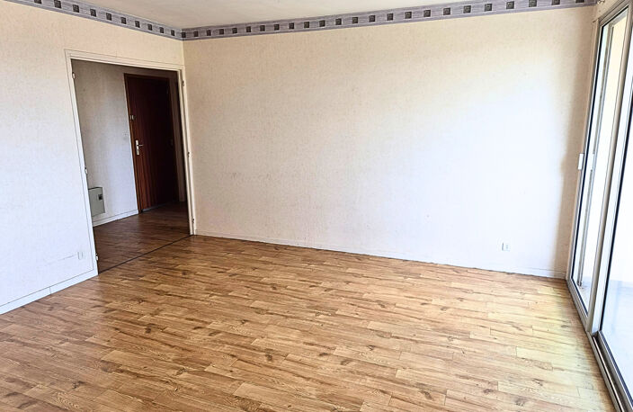 Appartement T3 - 71m2 + balcons, garage et cave — photo 4