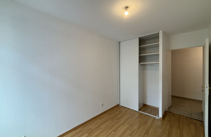 T3 AVEC BALCON PROCHE GARE — photo 3