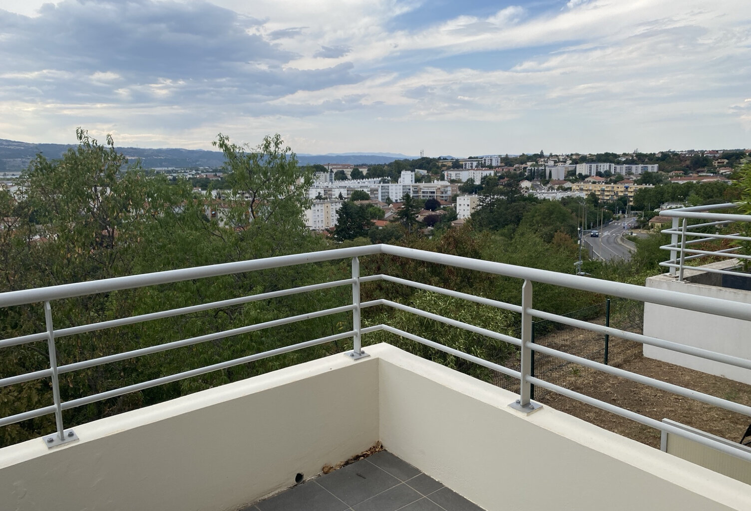 T3 avec terrasse, cave et garage, Le Clos de Santolines, 26500 BOURG LES VALENCE — photo 1