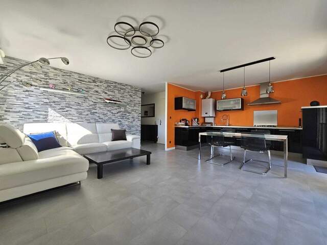 REIGNIER : APPARTEMENT DERNIERE ETAGE TYPE 3 AVEC TERRASSE — photo du bien