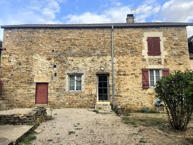 Maison rénovée avec garages et cour au calme à Baissey — photo 1