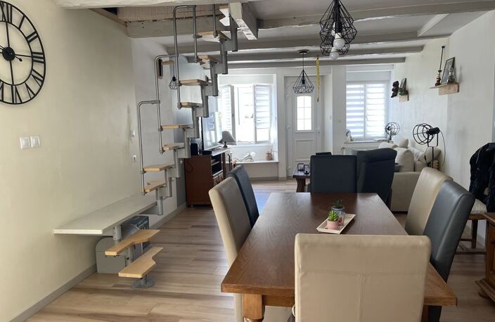 Maison 2 chambres avec terrain et petites dépendances — photo 3