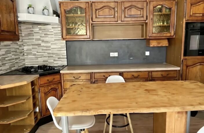 Maison 2 chambres avec terrain et petites dépendances — photo 4