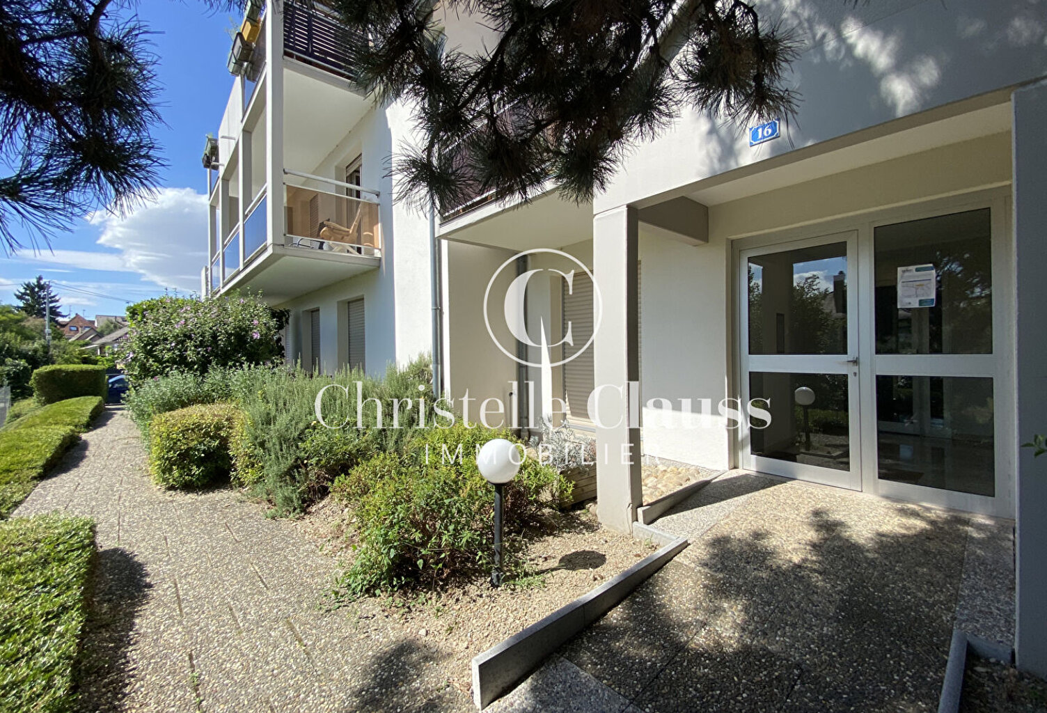 ROBERTSAU - DUPLEX 67 m² CARREZ / 89 m² AU SOL - GARAGE - FORT POTENTIEL — photo 1