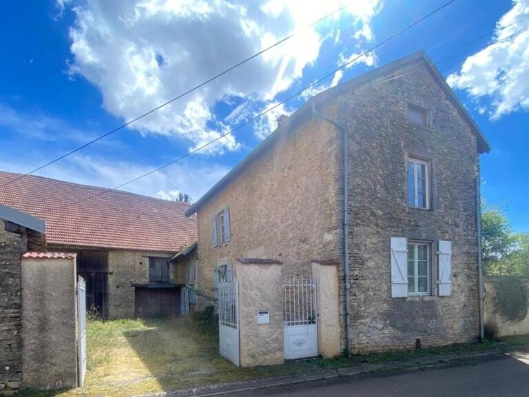 Bâtisse en pierre avec dépendances — photo 1
