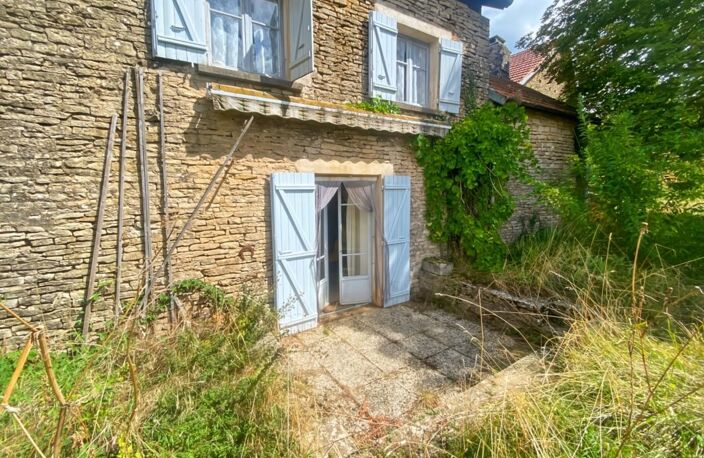Bâtisse en pierre avec dépendances — photo 2