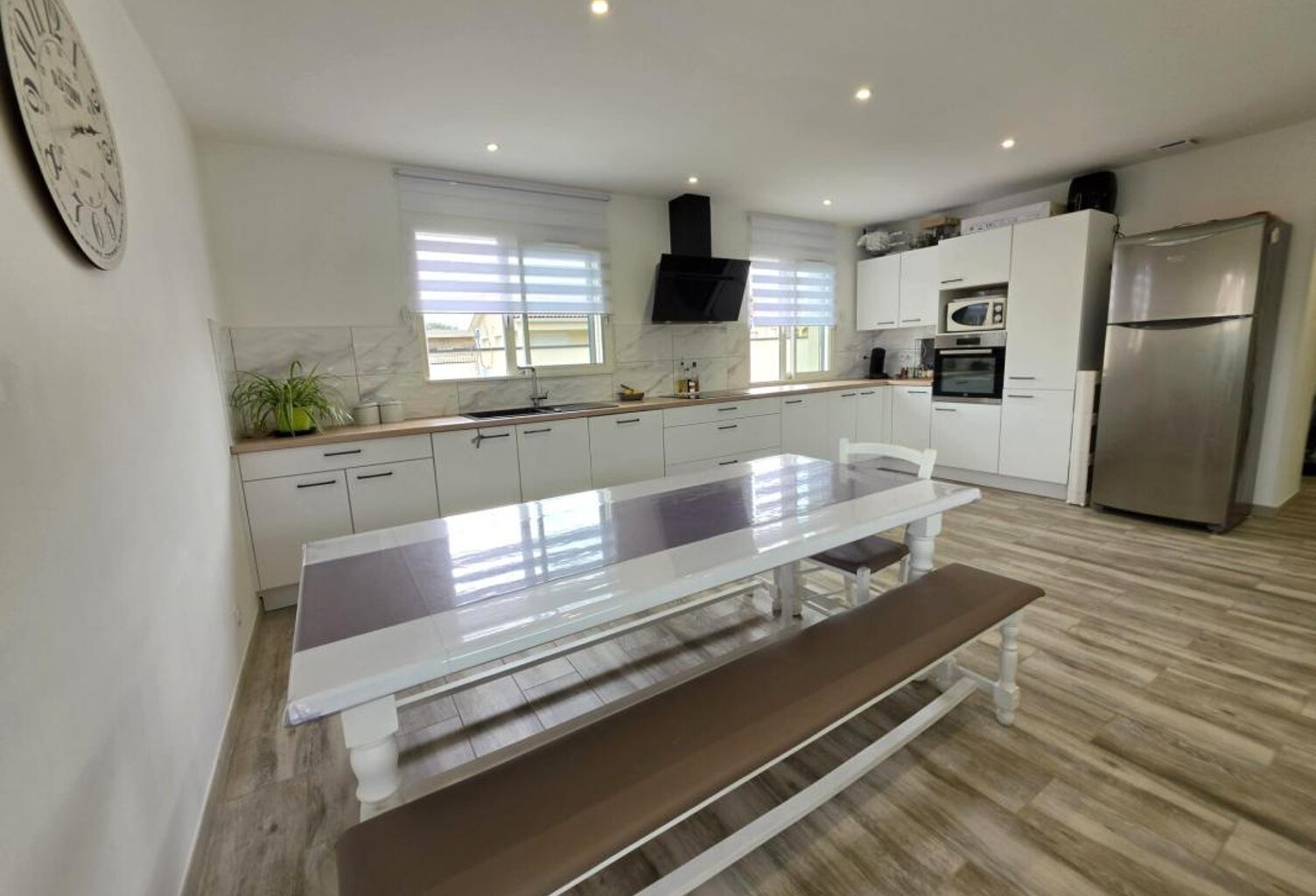 Maison à vendre de plain-pied – 4 chambres - 99 m² –  THIERS (63300) – 255 000 euros — photo 1