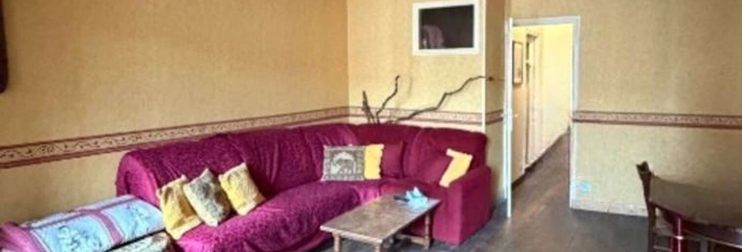 Immeuble  153 m² à vendre à La Rochefoucauld-en-Angoumois (16110)
