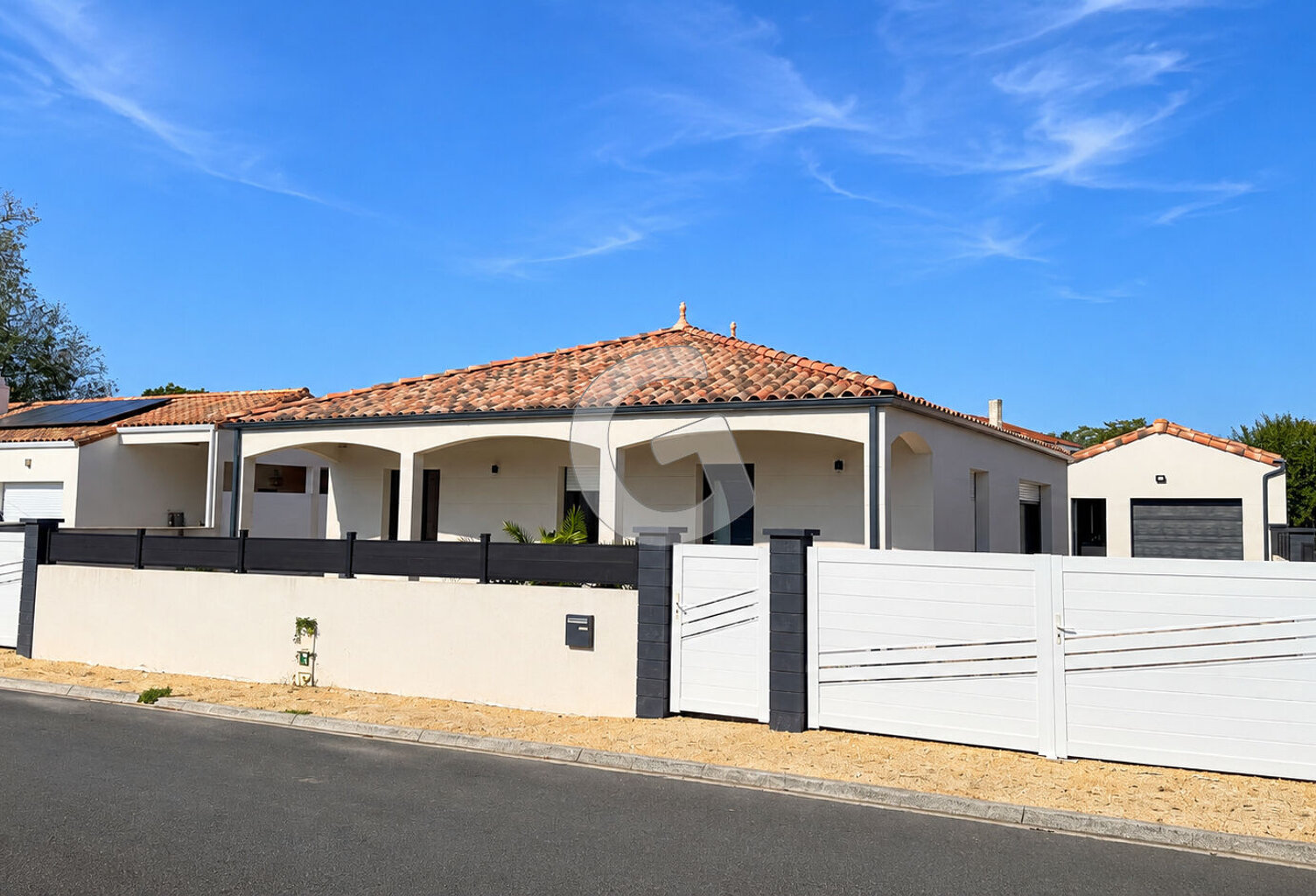 MAISON 4 PIECES- 92,30M²- À VENDRE À SAINT CYR EN TALMONDAIS — photo 1