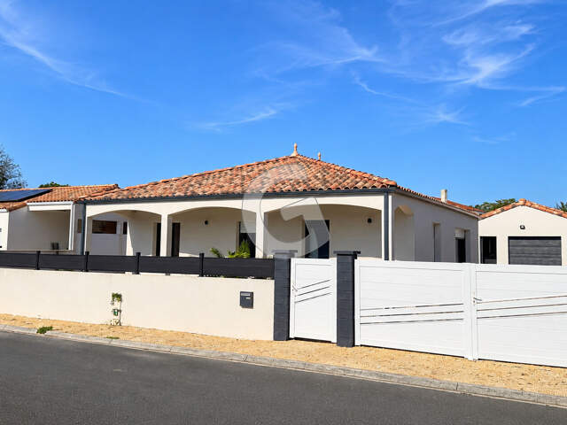 MAISON 4 PIECES- 92,30M²- À VENDRE À SAINT CYR EN TALMONDAIS — photo du bien