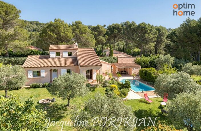 La Motte d'Aigues : Villa 4/5 pièces plus dépendance sur 3 160 m² de terrain arboré avec piscine — photo 2
