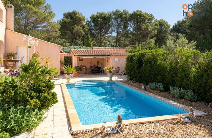 La Motte d'Aigues : Villa 4/5 pièces plus dépendance sur 3 160 m² de terrain arboré avec piscine — photo 4