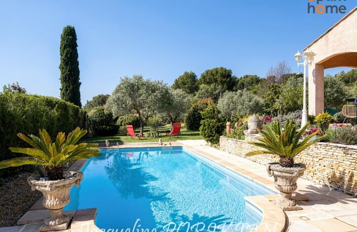 La Motte d'Aigues : Villa 4/5 pièces plus dépendance sur 3 160 m² de terrain arboré avec piscine — photo 5