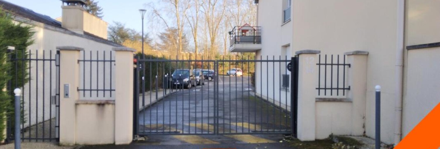 Garage  12 m² à louer à Mennecy (91540)