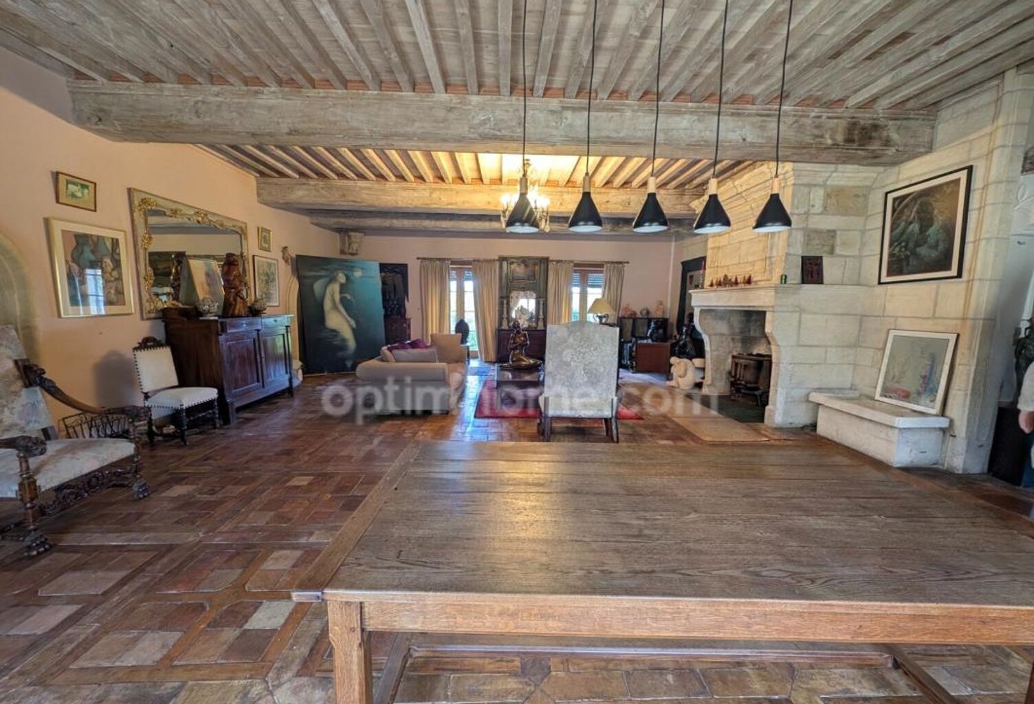 Demeure d'exception où la pierre, le bois et l'histoire racontent un art de vivre — photo 1