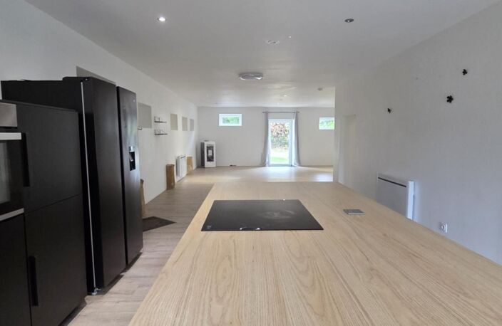 🏡MAISON FAMILIALE en PIERRE DE 196 M² - PETIT FAILLY– 4 CHAMBRES  – PIÈCE DE VIE DE 73 M² – PRÈS DE 1 600 M² DE FONCIER – GRANGE - PROCHE BELGIQUE ET LUXEMBOURG — photo 4