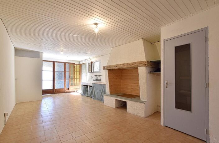 Maison de village rénovée, garage et potentiel d’aménagement — photo 4