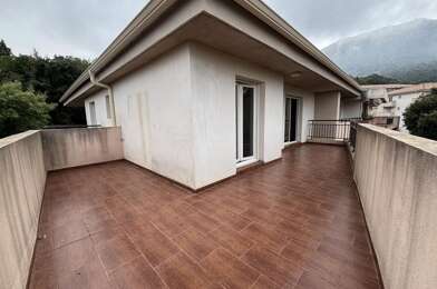 Appartement 3 pièces 815 €