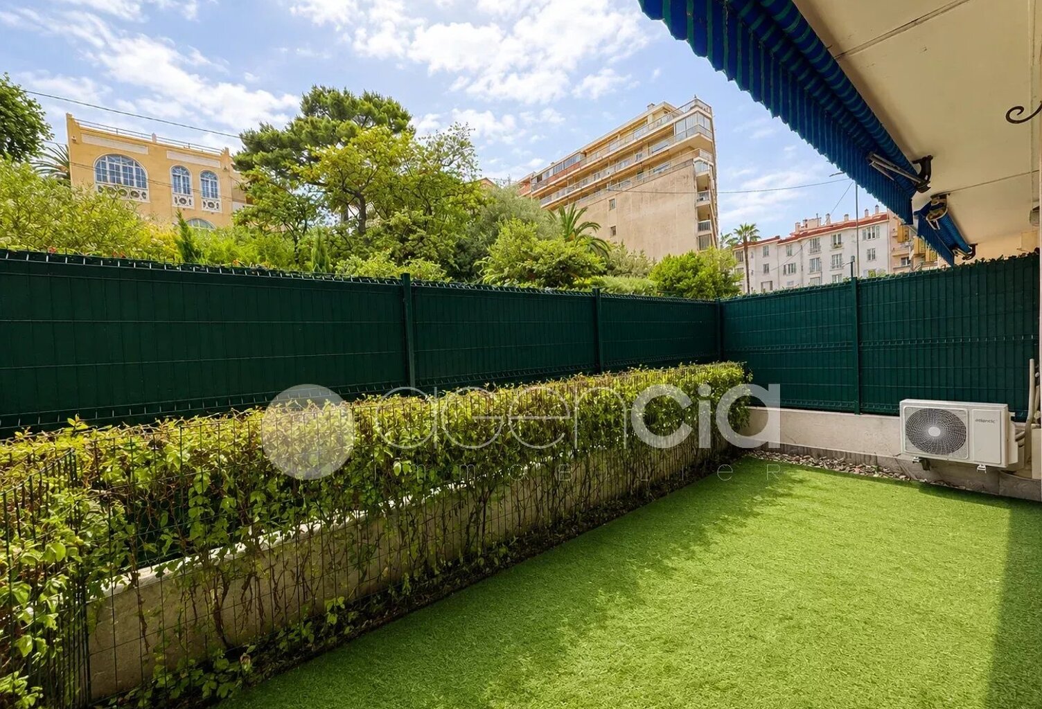 Appartement Antibes centre, stade Foch — photo 1