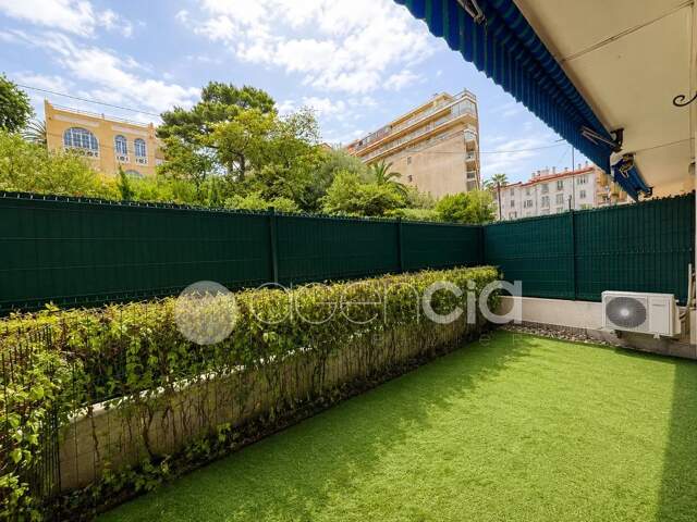 Appartement Antibes centre, stade Foch — photo du bien