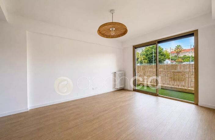 Appartement Antibes centre, stade Foch — photo 4
