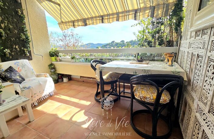 2 PIECES AVEC TERRASSE PROCHE DES COMMERCES — photo 4