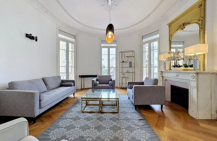CANNES CENTRE – APPARTEMENT 5P DE CARACTÈRE RÉNOVÉ – TERRASSE 35 — photo 2