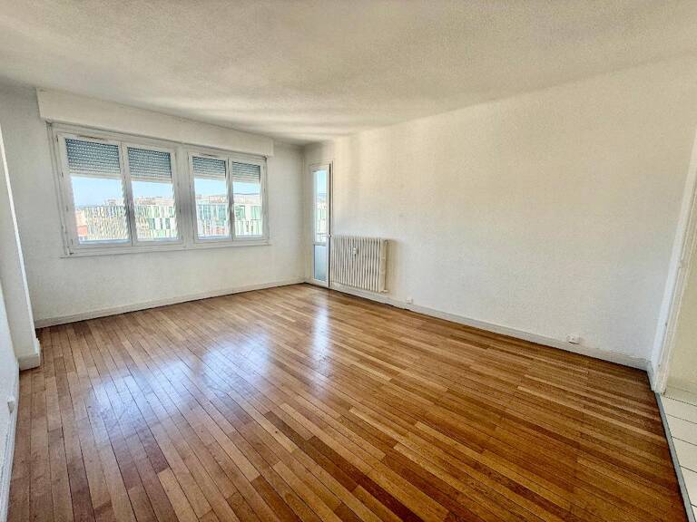Saint-Étienne – Châteaucreux | T2 traversant de 57 m² au 8e et dernier étage – 2 balcons – Vue panoramique — photo 1