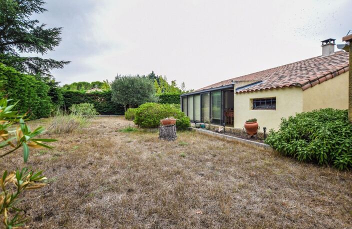 Maison de plain-pied avec grand jardin au calme à Rochefort-du-Gard — photo 2