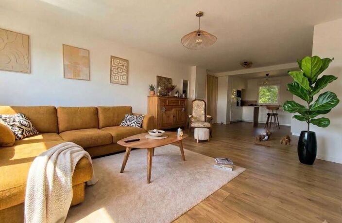 Appartement T4 entièrement rénové avec garage et terrasse — photo 2