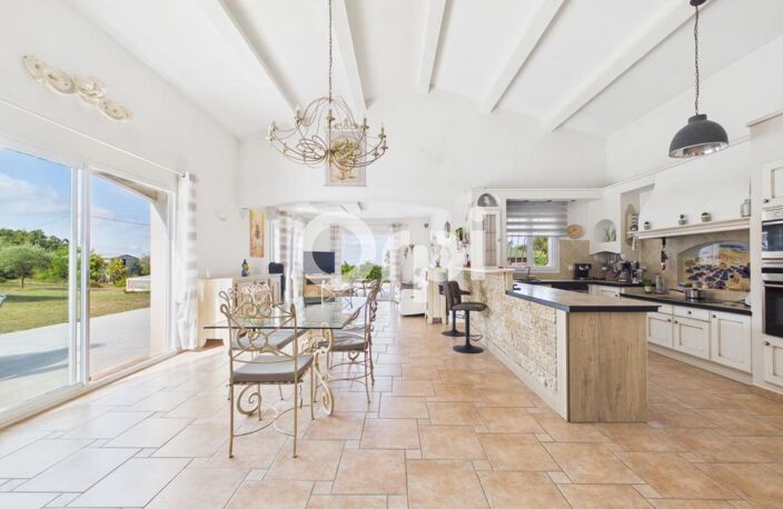 VILLA DE PLAIN-PIED - PROCHE MANDELIEU - 3 CHAMBRES + 1 STUDIO - PISCINE — photo 3