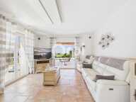 VILLA DE PLAIN-PIED - PROCHE MANDELIEU - 3 CHAMBRES + 1 STUDIO - PISCINE — photo 4