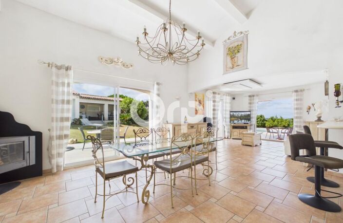 VILLA DE PLAIN-PIED - PROCHE MANDELIEU - 3 CHAMBRES + 1 STUDIO - PISCINE — photo 5