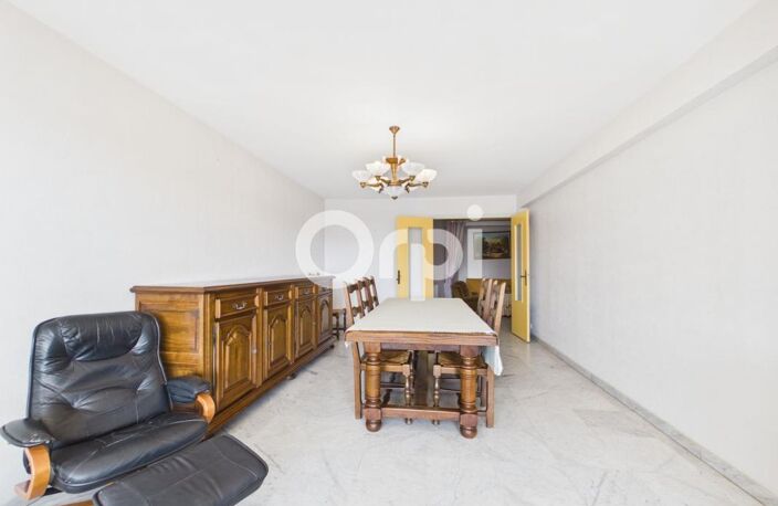 APPARTEMENT T3 - 86M2 - STATIONNEMENT/ CAVE - CENTRE VILLE - TRAVERSANT - DERNIER ÉTAGE — photo 3